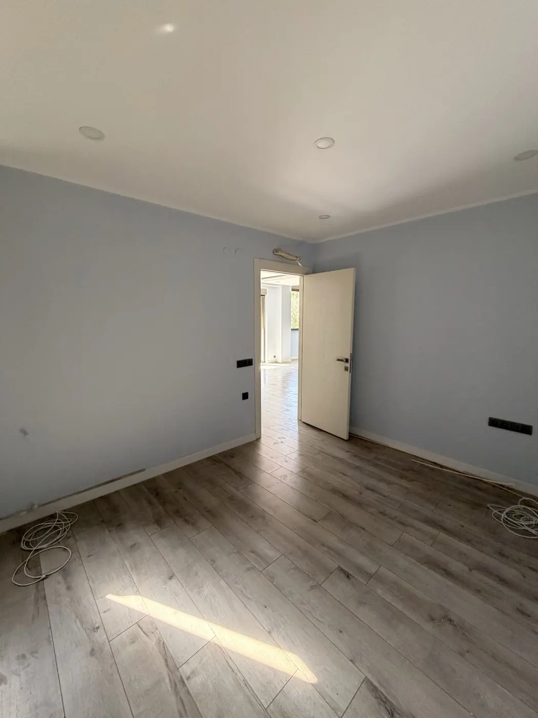 Güzeloba Kısmi Konut Renovasyonu — Oda — kapı ve koridor bağlantısı