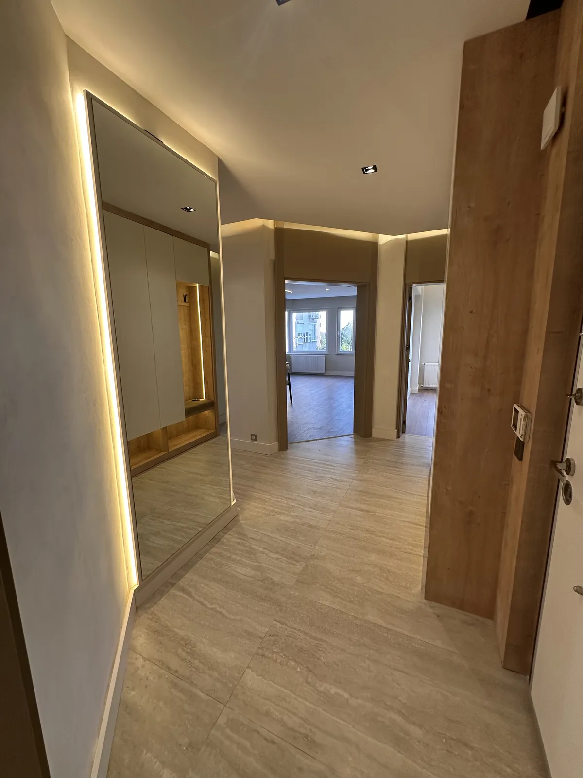 Giriş holü — renovasyon sonrası