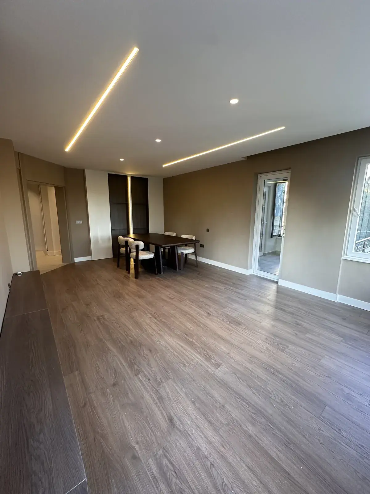 Salon ve yemek alanı — renovasyon sonrası