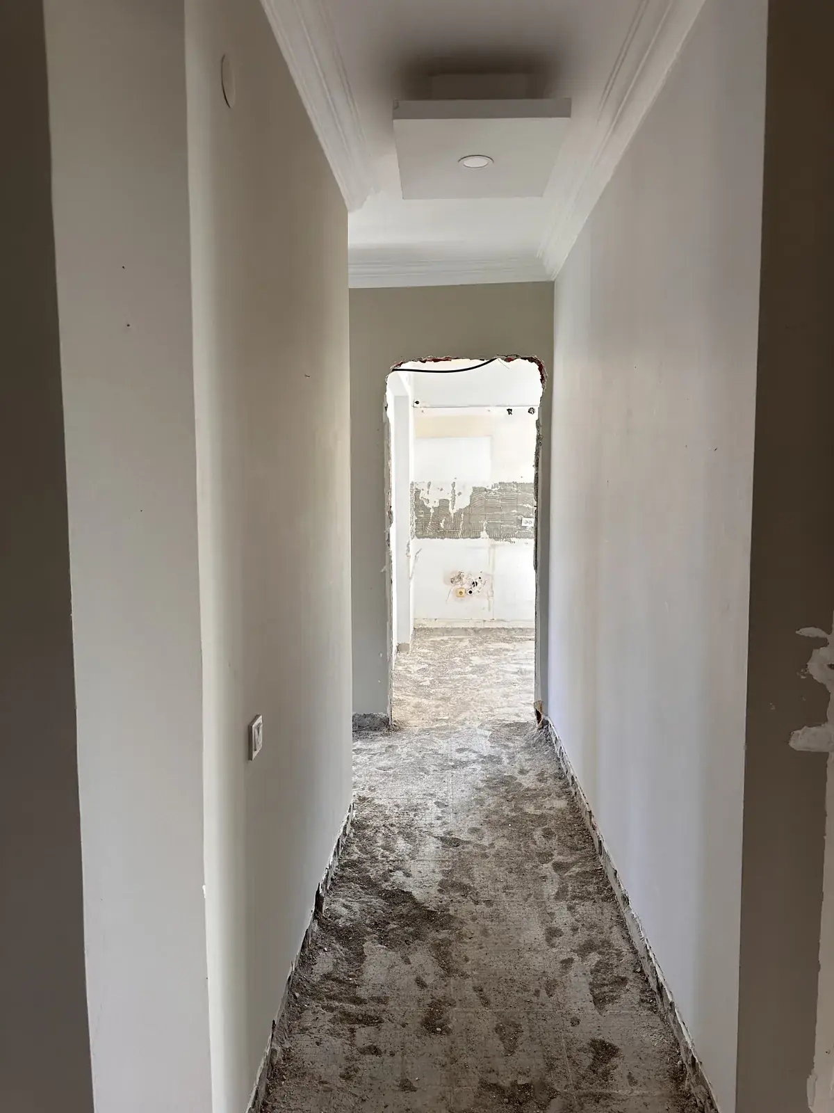 Koridor — renovasyon öncesi