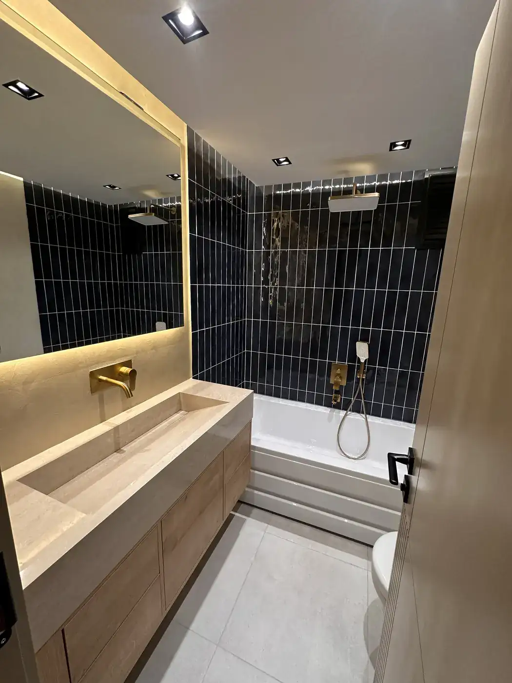 Lara Fener Konut Renovasyonu — Ebeveyn banyosu lavabo