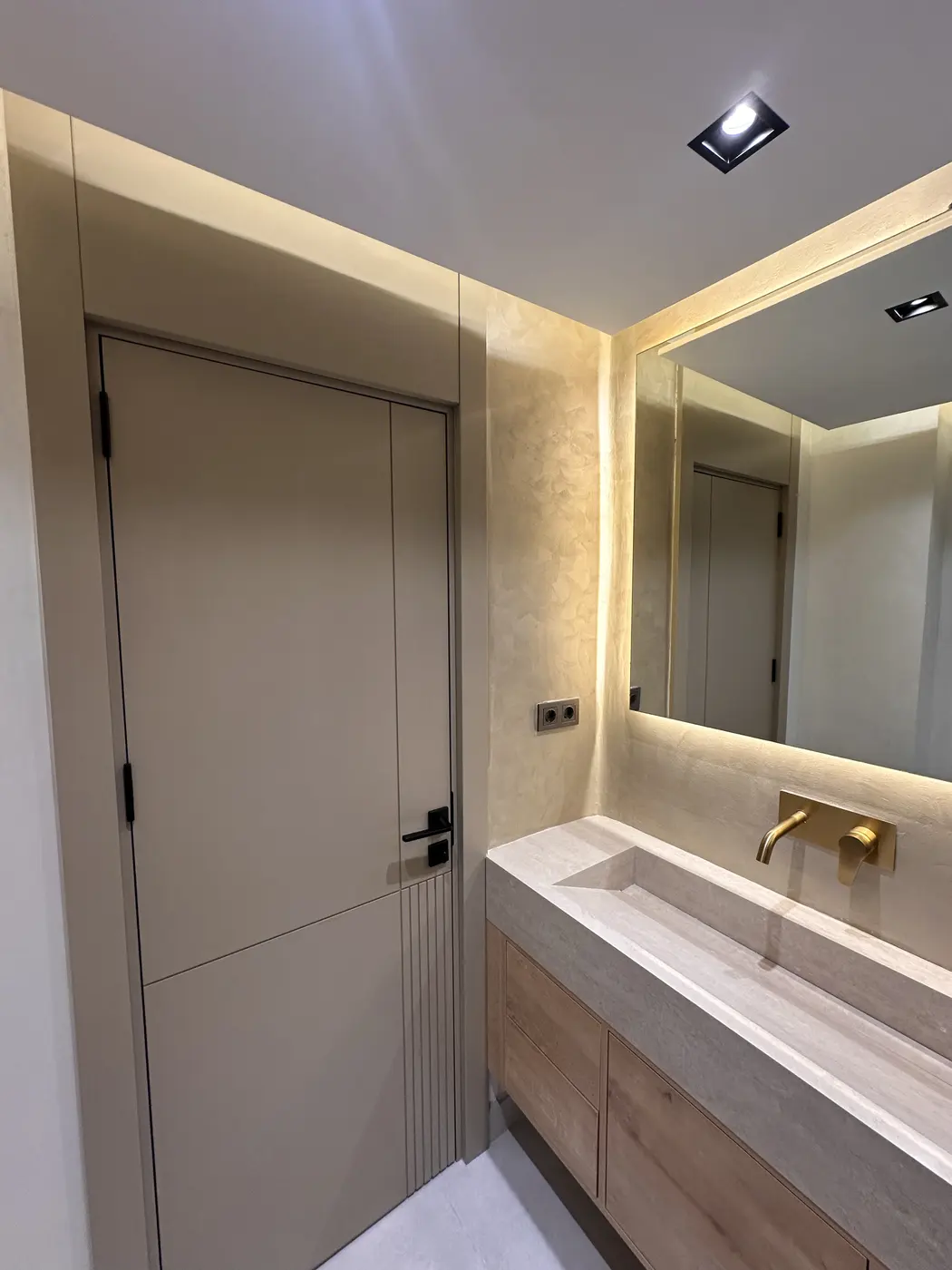 Lara Fener Konut Renovasyonu — Banyo, çift lavabo