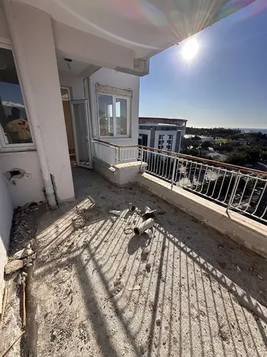 Meltem Konut Renovasyonu — Balkonlar, balkon boyunca genel görünüm