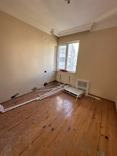 Meltem Konut Renovasyonu — Küçük Oda, tesisat altyapısı tamamlanmış hali