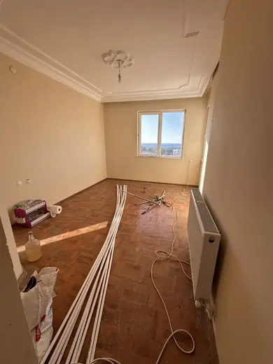 Meltem Konut Renovasyonu — Misafir Odası, elektrik hatları çekilirken