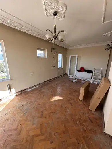 Meltem Konut Renovasyonu — Salon, duvar düzeltmeleri sonrası genel görünüm